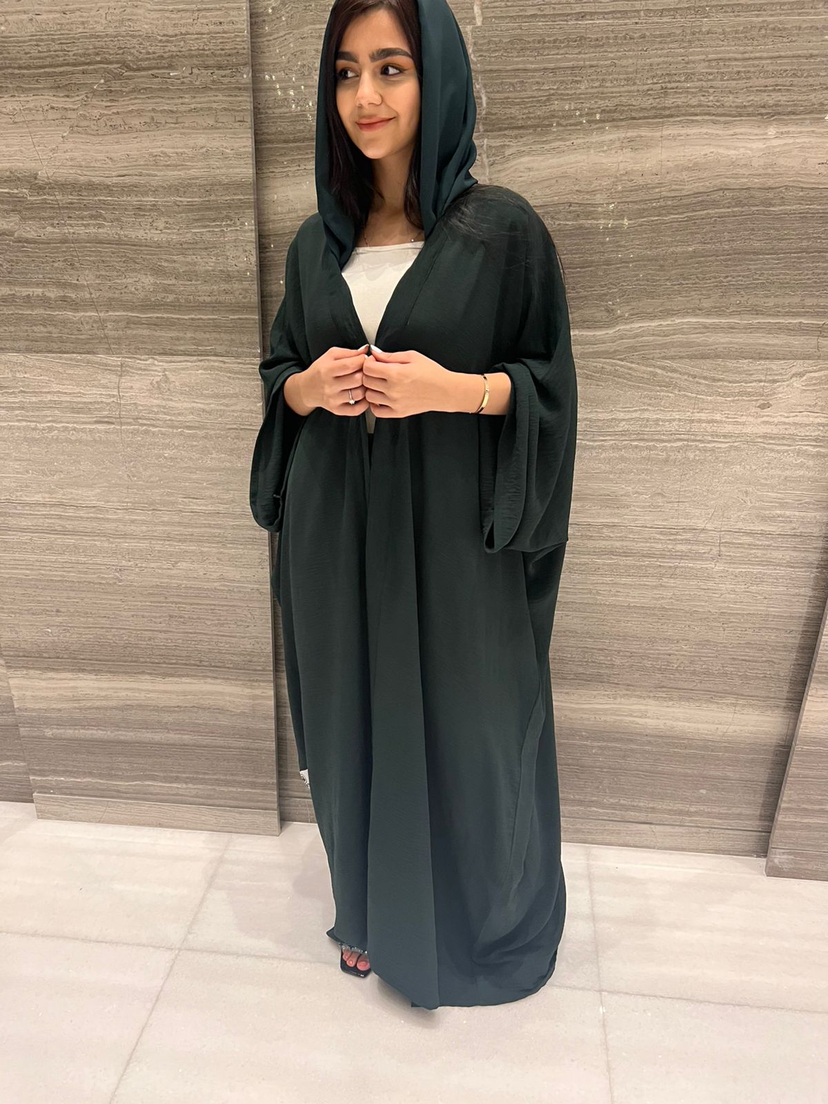 F2 Bahraini Abaya